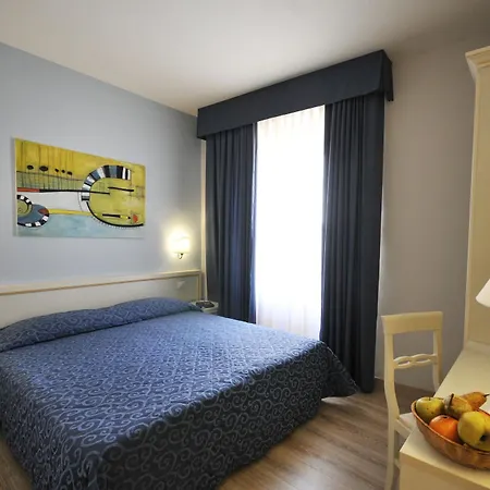 Marine Hotel