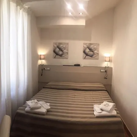 Alinari מלון 3*