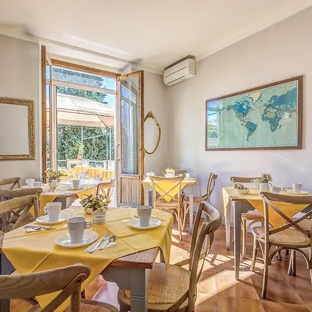 Hotel Anna's