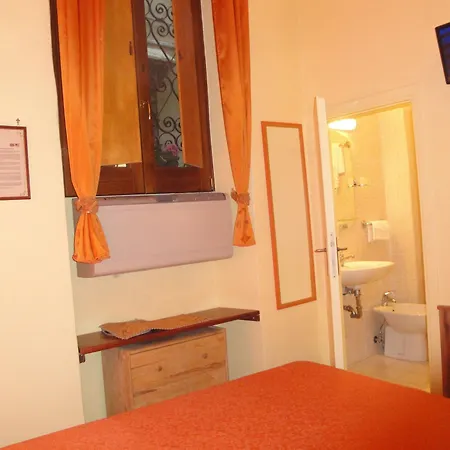 Hotel Santa Croce 2*