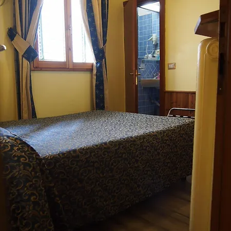 Santa Croce Hotel