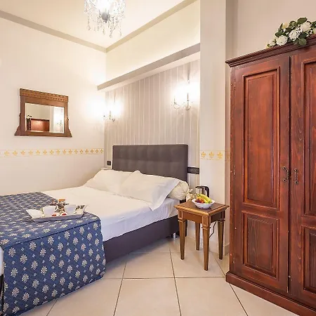 ḥọṭẹḷ ṿẹṇẹṭọ !! Centro Storico Di ƒirenze !!! Con Access Ztl Hotel 3*