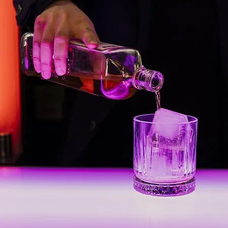 Ξενοδοχείο Cosmopolitan 4*