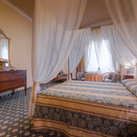 Palazzo Dal Borgo 4* Florencia