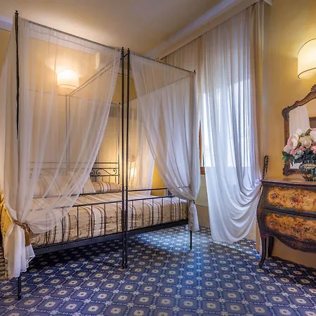 Palazzo Dal Borgo 4*