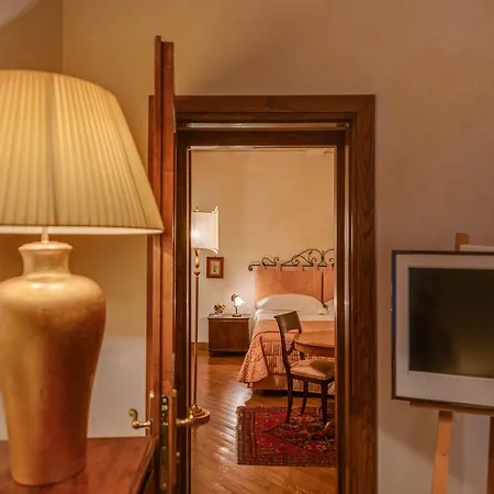 Residenza D'epoca In Piazza Della Signoria לינה וארוחת בוקר 2*