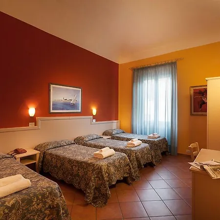 Eden Hotel 3*