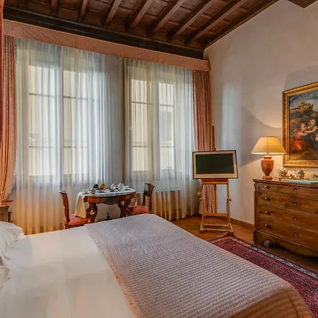 Residenza D'epoca In Piazza Della Signoria 2*