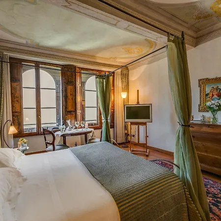 Residenza D'epoca In Piazza Della Signoria Couette-café 2*