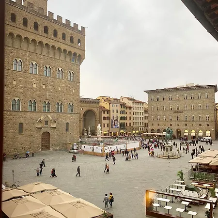 Residenza D'epoca In Piazza Della Signoria 2*