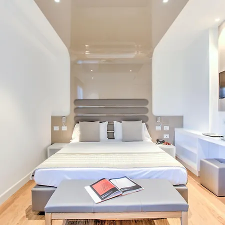 Hotel Mh & 4*