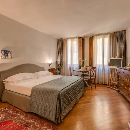 לינה וארוחת בוקר Residenza D'epoca In Piazza Della Signoria 2*