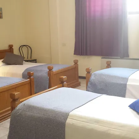 Hotell 2000 2*