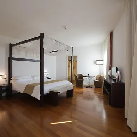 Aparthotel Eden Rock 4*