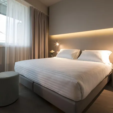 Hotel Glance In