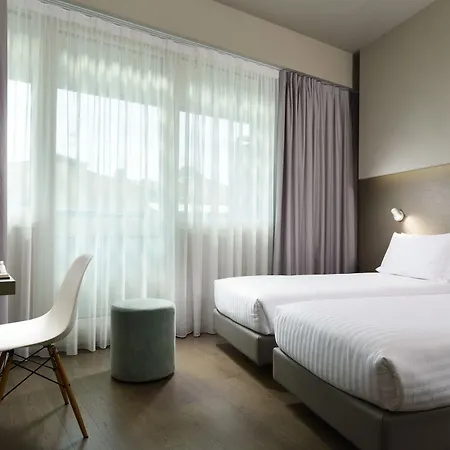 Hotel Glance In 4*