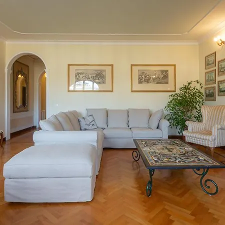 Ponte Vecchio Luxury Ii Apartment Florence