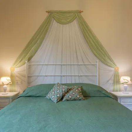 Ponte Vecchio Luxury Ii Apartment