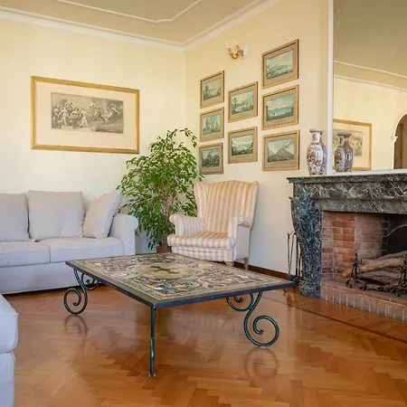 Ponte Vecchio 3 Bedroom Appartamento