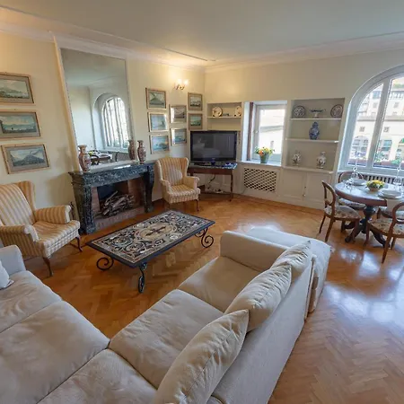 Ponte Vecchio Luxury Ii Apartment