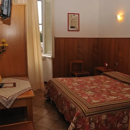De' Pazzi Hotel 2*