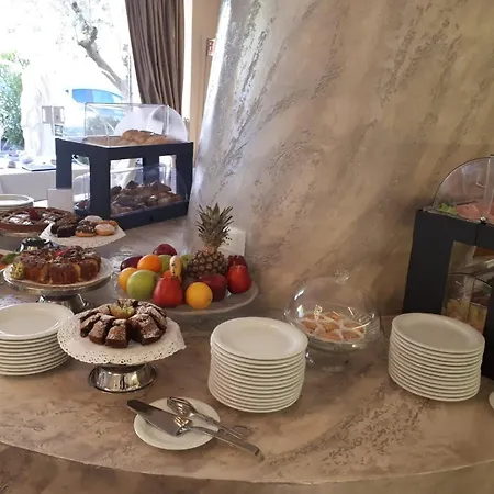 Hotel The Moon Boutique & 4*