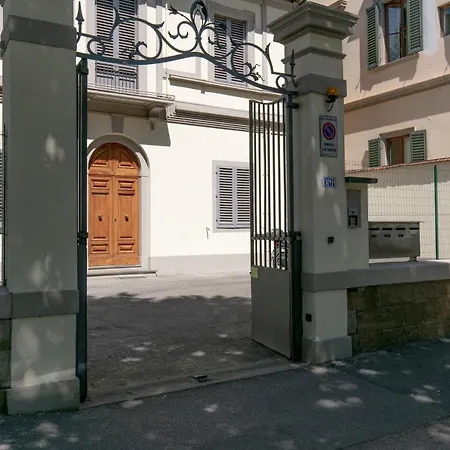 Roommo Viale Dei Mille Apartment Florence