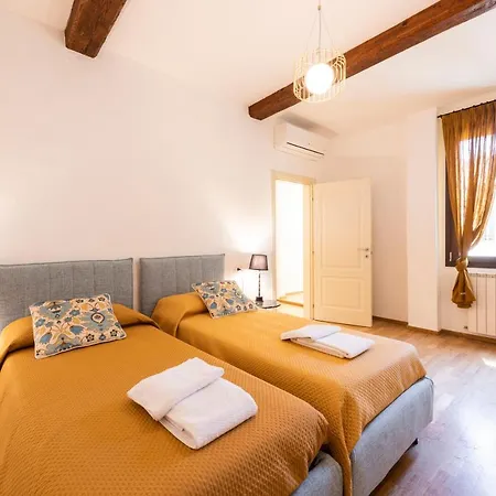 Apartment Santa Croce Palace By Mmega *