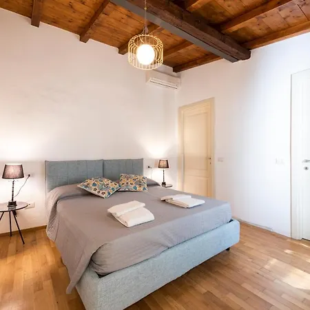 Santa Croce Palace By Mmega