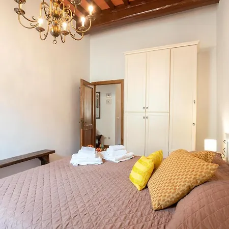 Porta San Frediano Apartment