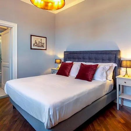 Genteel Piazza Pitti Apartment *