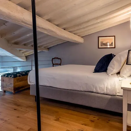 Apartment Genteel Piazza Pitti Florence