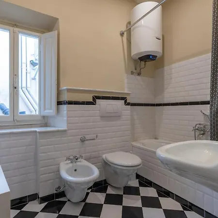 Seta Spacious Next To The Duomo Firenze