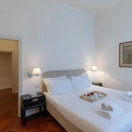 Seta Spacious Next To The Duomo Appartamento