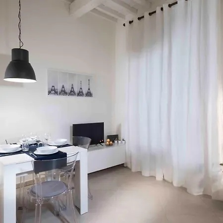 La Casa Fl *