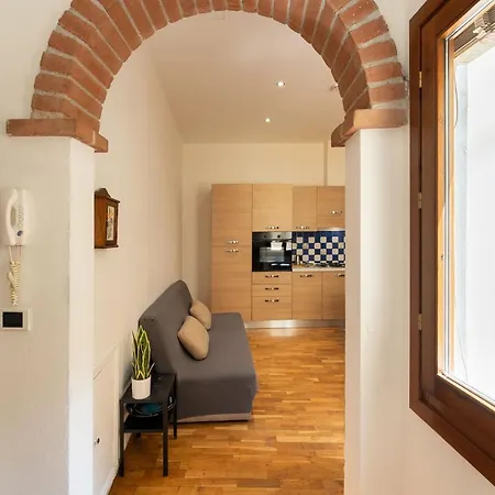 Zannoni 4 Apartment *