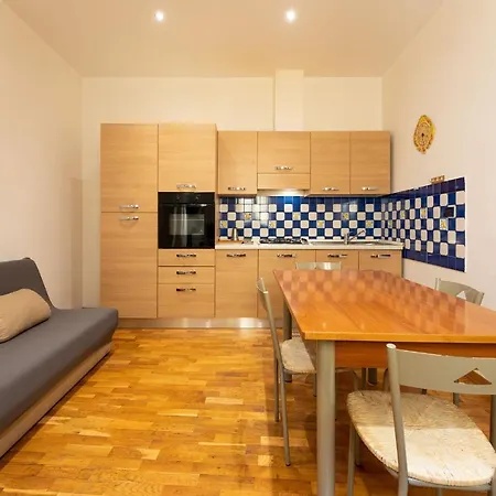 Zannoni 4 Apartment