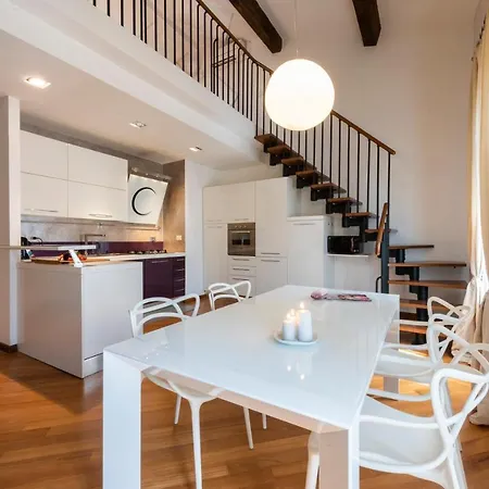 A Design Lover Flat In Apartment *