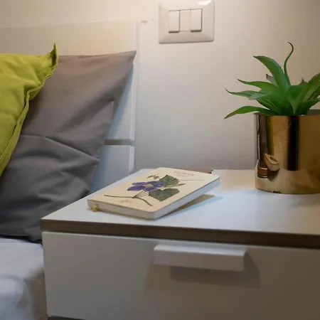 32 Nero - San Niccolo Apartment