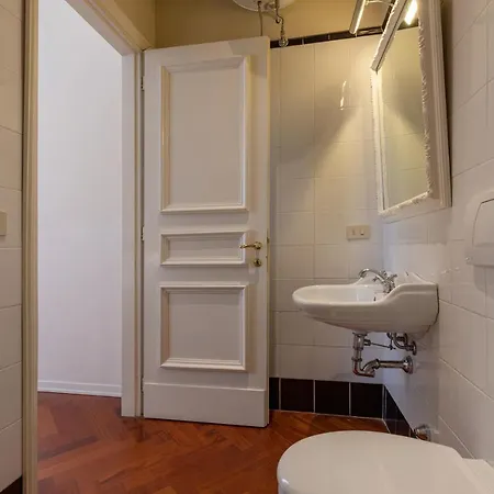Seta Spacious Next To The Duomo Apartment *