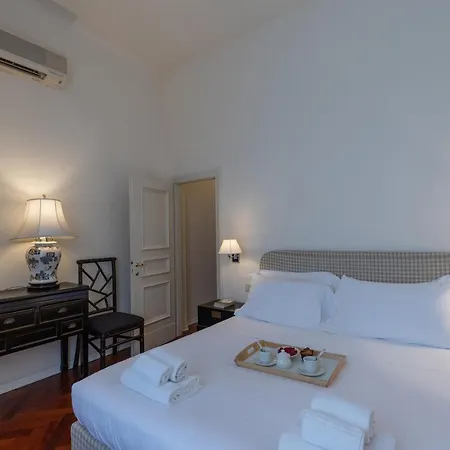 Seta Spacious Next To The Duomo Apartment
