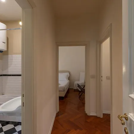 Seta Spacious Next To The Duomo Apartment