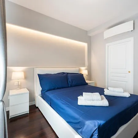 Ponte Vecchio Deluxe Apartment *