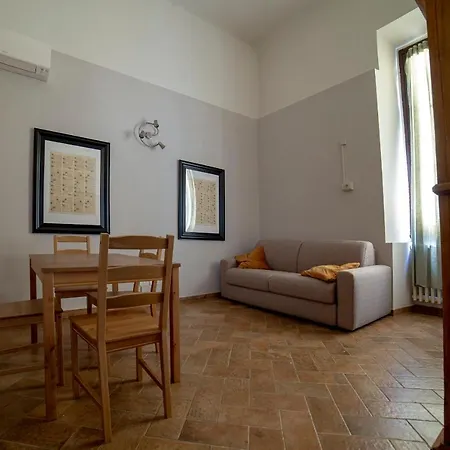 Torre Guelfa Palazzo Acciaiuoli