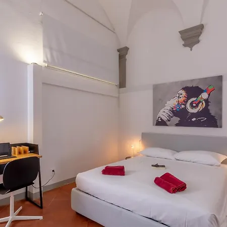 Ground Floor With Patio-ghibellina 65 Florence