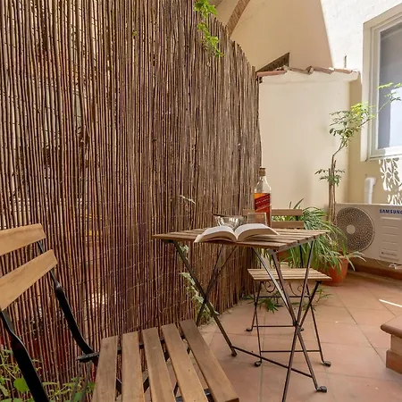 Apartment Ground Floor With Patio-ghibellina 65