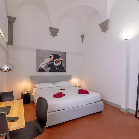 Ground Floor With Patio-ghibellina 65 * Florence