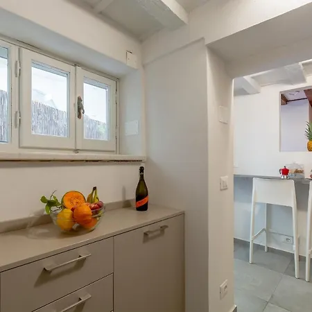 Ground Floor With Patio-ghibellina 65 * Firenze