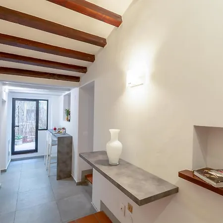 Ground Floor With Patio-ghibellina 65 Appartamento