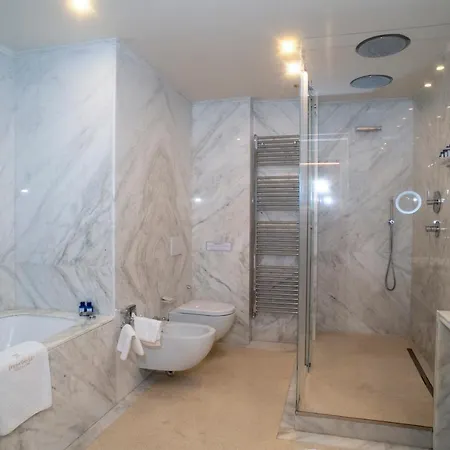 Ponte Vecchio Suites&spa Hotel 4*